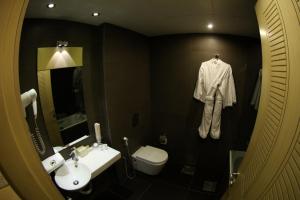 Koupelna v ubytování Layali Al Shams Hotel
