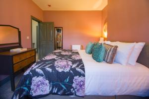 Gallery image of Barnston House - Heswall - spacious homely holiday home by Rework Accommodation in Heswall