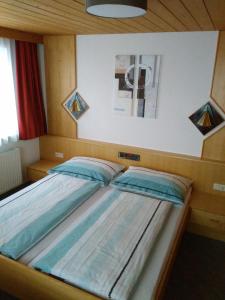 Postel nebo postele na pokoji v ubytování Haus Edelweiß