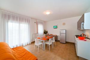 Kuchyň nebo kuchyňský kout v ubytování Residence Galleria Gran Madò
