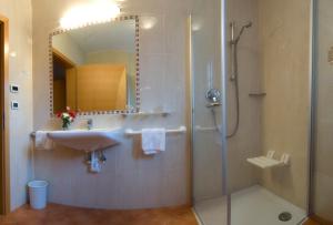Vannituba majutusasutuses Hotel Löwenwirt