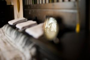 a blurry picture of a bed in a room at Чудо-Дом для Чудо-Людей in Plakhtyanka +15 photos