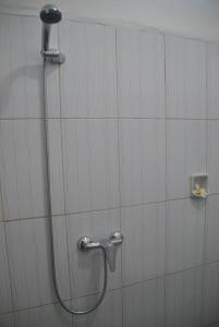 A bathroom at Budidin Homestay