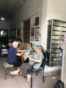入住《小风小物逛杭州》作者的书房，散步到西湖的客人