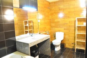 Ванная комната в Alberg Residència Esportiva Els Isards