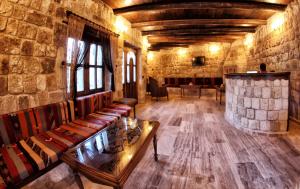 Posezení v ubytování Kemerhan Cave Suites
