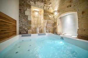 Koupelna v ubytování Sacratum B&B Suite Spa + 37 fotografií