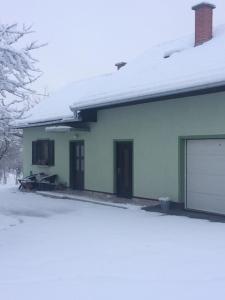 Holiday Home Mađerka v zimě