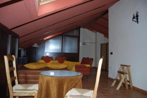 Posedenie v ubytovaní EL LABRIEGO, Casa rural
