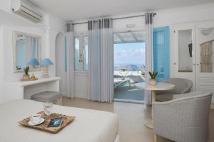 Area soggiorno di Andromeda Villas & Spa Resort