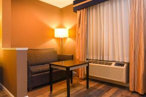 Posezení v ubytování Capital Inn and Suites