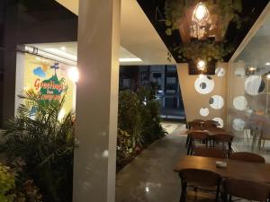Restoran või mõni muu söögikoht majutusasutuses Urban Style Hotel Lampung, Azana Hotels Collection