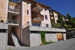 Budova, kde se apartmán nachází + 6 fotografií