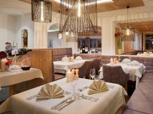 Εστιατόριο ή άλλο μέρος για φαγητό στο Hotel Tirol Fiss 4Sterne Superior