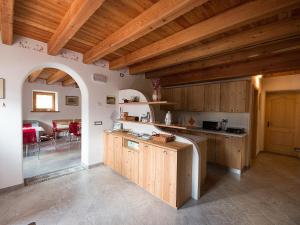 A kitchen or kitchenette at agriturismo la Meta