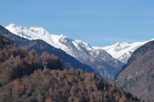 A general mountain view or a mountain view taken from a panziókat