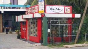 Bangunan di mana terletaknya rumah tamu ini
