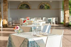 Restaurace v ubytování Eden Resort Country