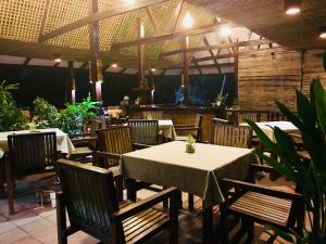 Restaurace v ubytování Dolarog Beach Resort
