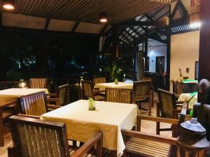 Restaurace v ubytování Dolarog Beach Resort