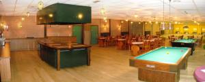Biliár nebo kulečník v ubytování Hotel De Watermolen