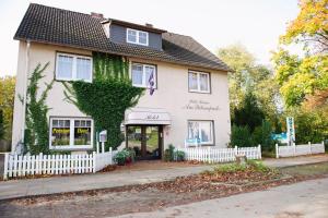 Afbeelding uit fotogalerij van Hotel-Pension Am Böhmepark in Soltau