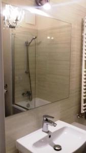 Kúpeľňa v ubytovaní Apartamenty Promenada + 27 fotografií
