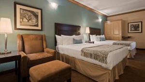 Voodi või voodid majutusasutuse Best Western Plus Kamloops Hotel toas