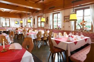 Restaurace v ubytování Gasthof Jachenau + 36 fotografií