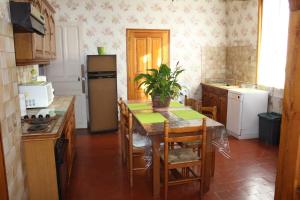 Dapur atau dapur kecil di le balcon du parc +4 gambar