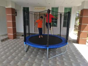 Επισκέπτες που μένουν στο The Louvre Moslim Homestay Sungai Petani