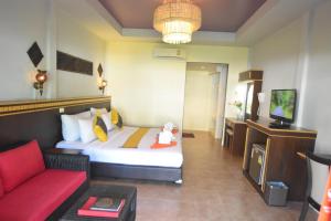 TV a/nebo společenská místnost v ubytování Simple Life Resort Koh Tao