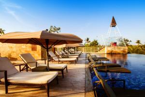 Piscina di FOX Hotel Jimbaran Beach Bali o nelle vicinanze