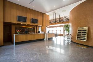 Kuchyň nebo kuchyňský kout v ubytování FlyOn Hotel & Conference Center