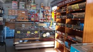 Supermarket nebo jiné obchody v  penzionu nebo okolí