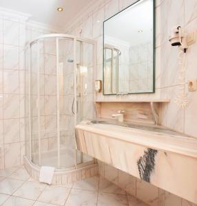 Koupelna v ubytování Hotel Lindner