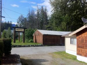 Gallery image of The Hitching Post Motel in Pemberton