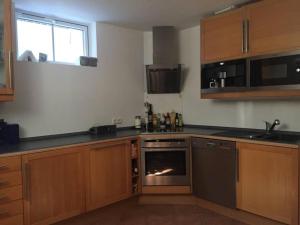 Kuchyň nebo kuchyňský kout v ubytování Einliegerwohnung Kleinmachnow