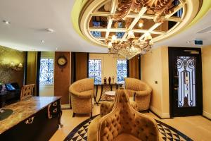 Posezení v ubytování Katelya Hotel