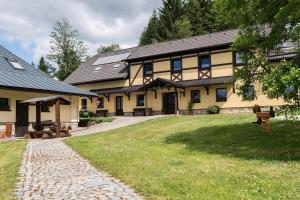 Budova, v ktorej sa apartmán nachádza