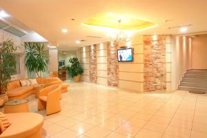 TV a/nebo společenská místnost v ubytování Hotel Filoxenia Beach