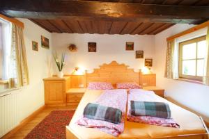 A bed or beds in a room at Warterhof