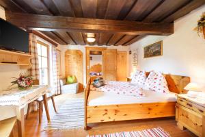 A bed or beds in a room at Warterhof