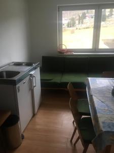 Una cocina o zona de cocina en Objekt Nizna