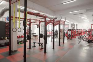 Fitness centrum a/nebo fitness zařízení v ubytování Apartamenty w starym browarze 1