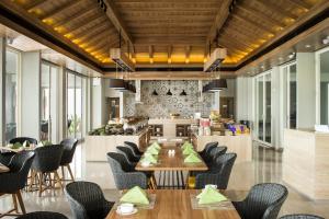 Restaurace v ubytování Hotel Santika Premiere Beach Resort Belitung