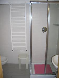 A bathroom at agriturismo la Meta Még 32 kép
