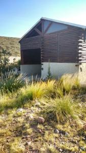 El edificio en el que está el complejo de cabañas