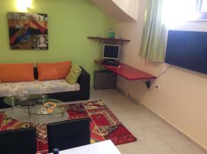 Kuchyň nebo kuchyňský kout v ubytování Modern Basement Apartment Gio Ii