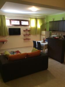 Kuchyň nebo kuchyňský kout v ubytování Modern Basement Apartment Gio Ii